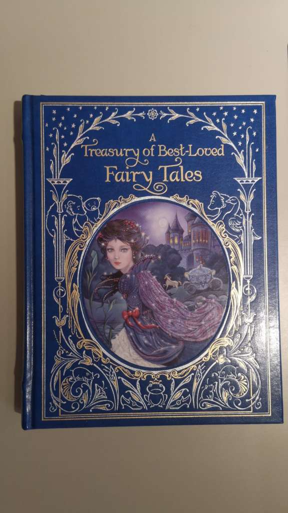 A Treasury of Best-loved Fairy Tales (hardcover)