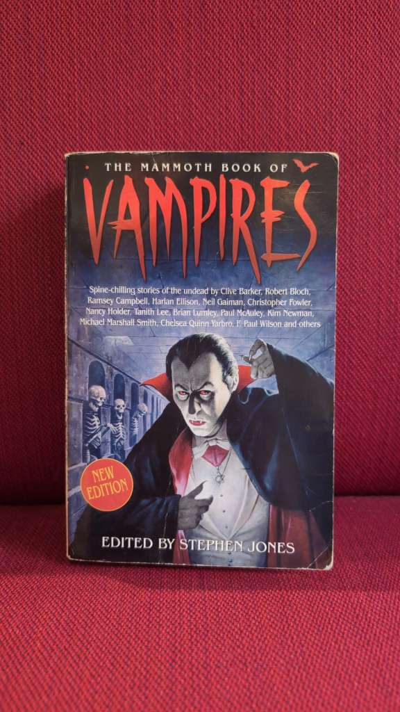 The Mammoth Book of Vampires by Stephen Jones