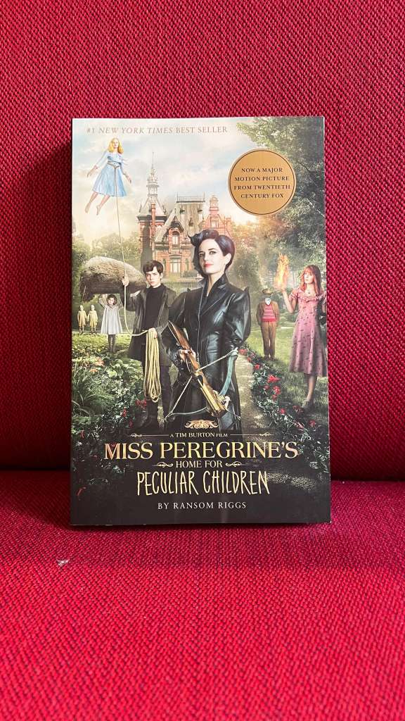 Miss Peregrine's Home for Peculiar Children by Ransom Riggs
