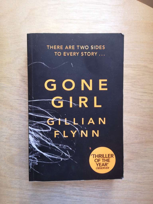 Gone Girl (paperback) by Gillian Flynn (Author)