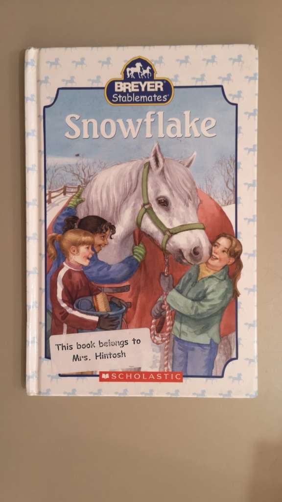 Snowflake by Breyer Stablemates (Hardcover )