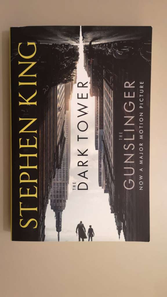 Dark Tower I: The Gunslinger :  by Stephen King