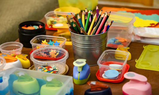 Messy art frame workshop